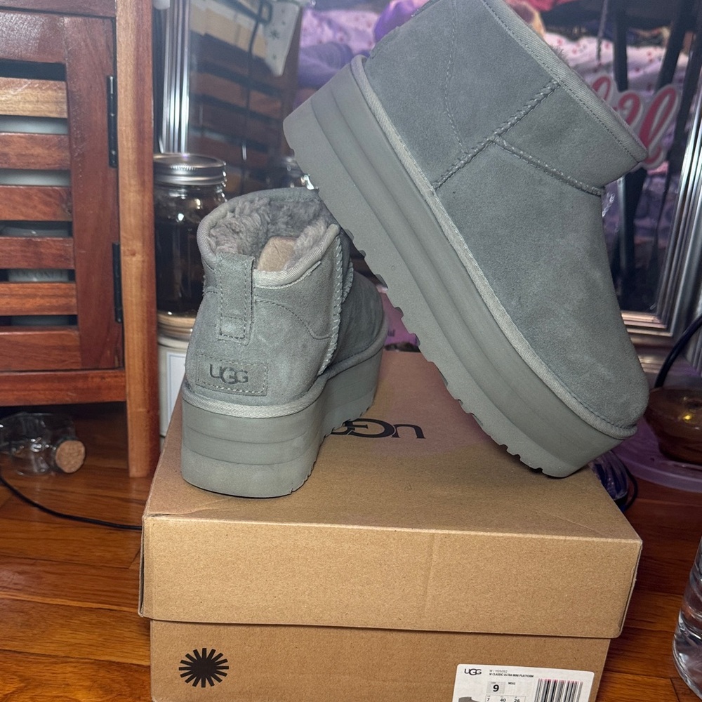 UGG Moss Green Platform Ankle Boots Size 9